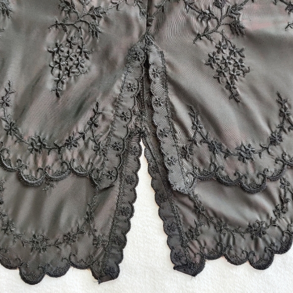 Vintage 1940s Black Taffeta Slip Skirt Floral Embroidered Scalloped Hem - Picture 10 of 11